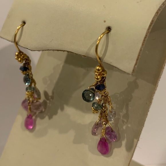 22 karat gold Laura Gibson earring - Picture 4 of 4